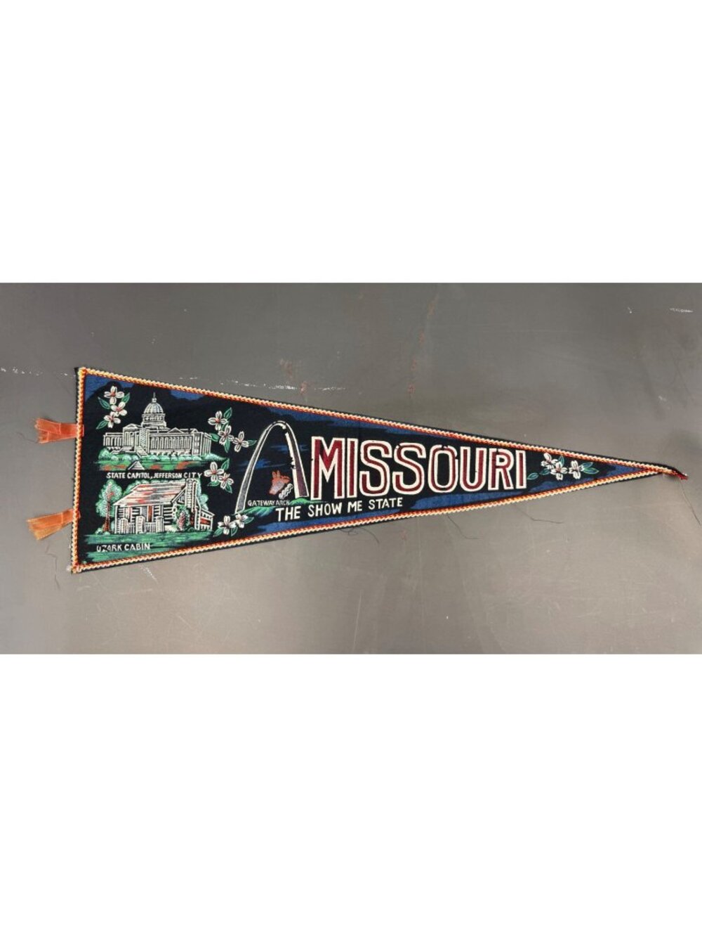 Vintage Missouri “The show me state” pennant made in Japan